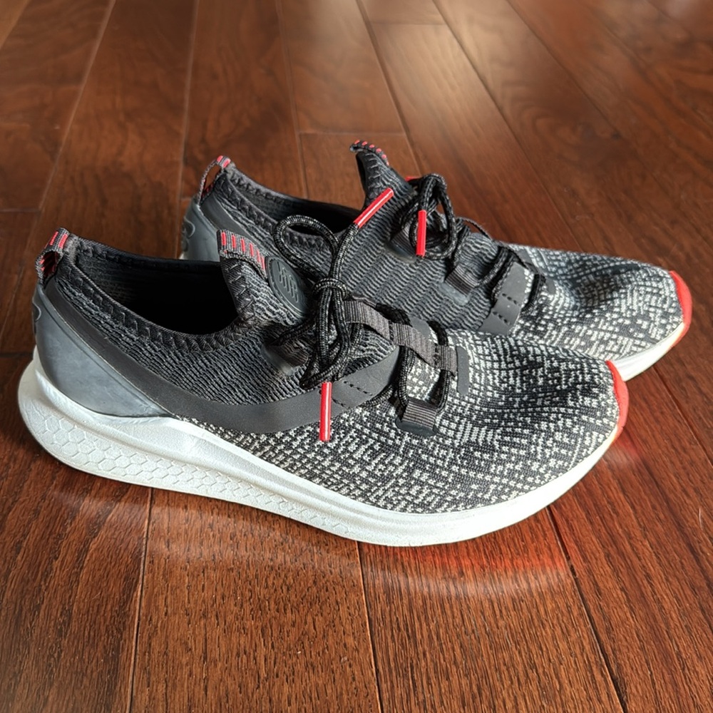 New Balance Womens Fresh Foam Lazer
V1 WLAZRMT Running Shoes Size 6.5